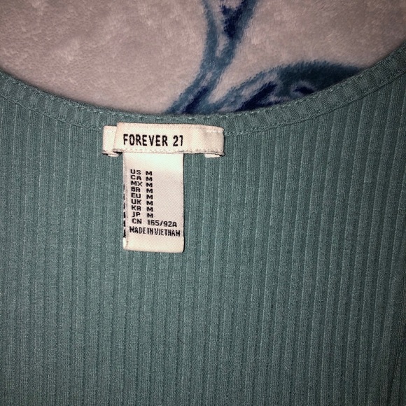 Forever 21 cropped tank top button up - Picture 2 of 2